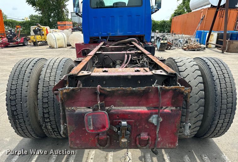 image for item DV5806 2005 Chevrolet  C8500 truck cab and chassis