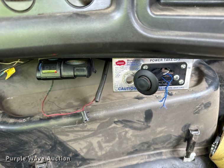 image for item DV5806 2005 Chevrolet  C8500 truck cab and chassis