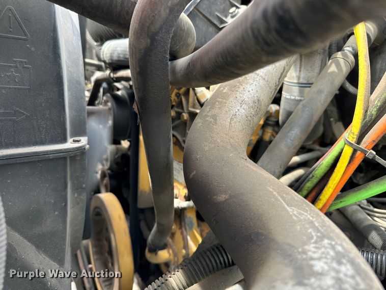 image for item DV5806 2005 Chevrolet  C8500 truck cab and chassis