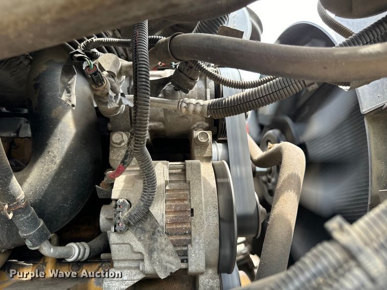 image for item DV5806 2005 Chevrolet  C8500 truck cab and chassis