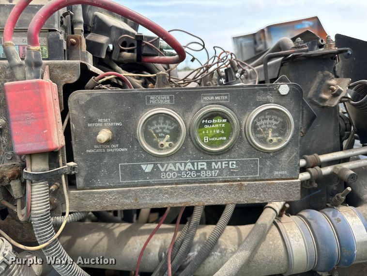 image for item DV5806 2005 Chevrolet  C8500 truck cab and chassis