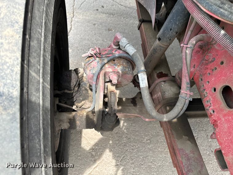 image for item DV5806 2005 Chevrolet  C8500 truck cab and chassis