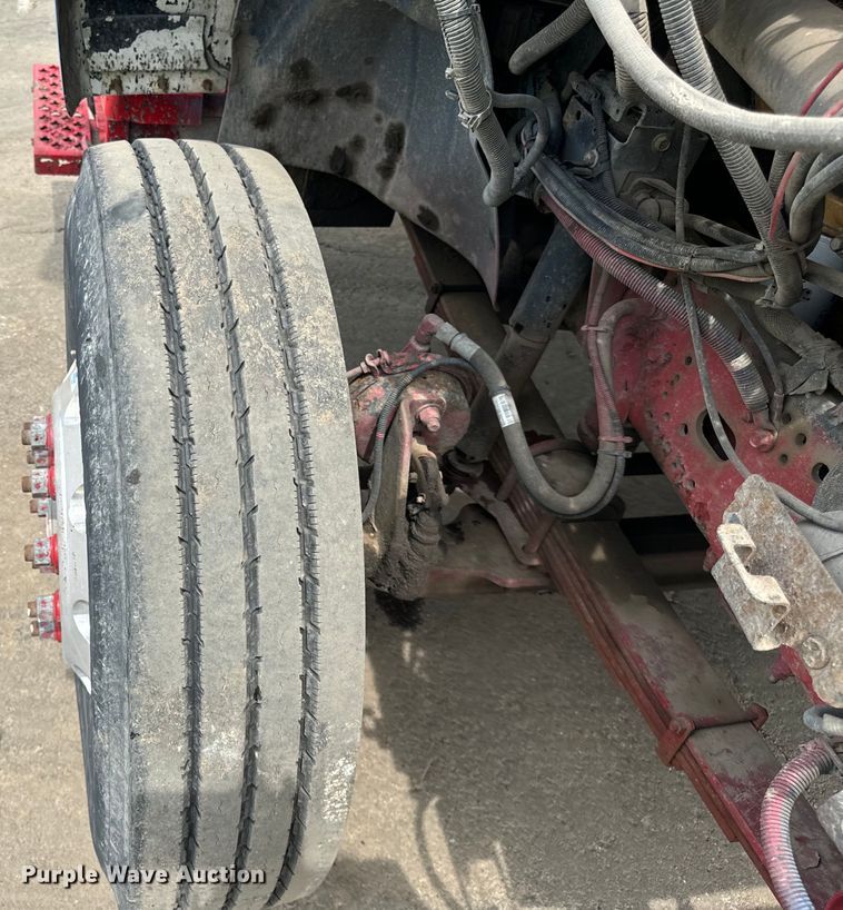 image for item DV5806 2005 Chevrolet  C8500 truck cab and chassis