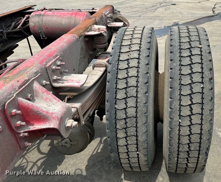 image for item DV5806 2005 Chevrolet  C8500 truck cab and chassis