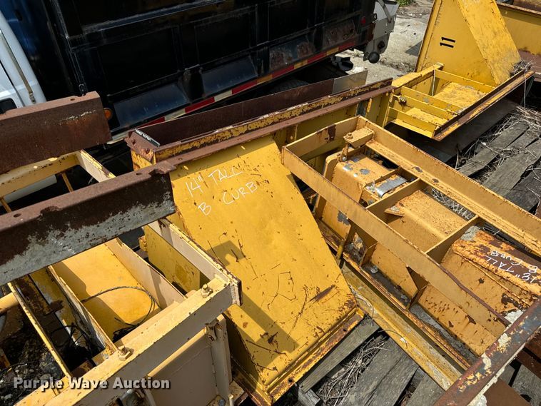 image for item DV5807 (9) Gomaco concrete form attachments