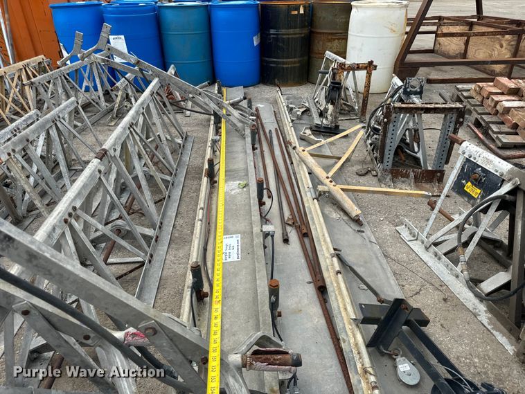 image for item DV5811 Screeds