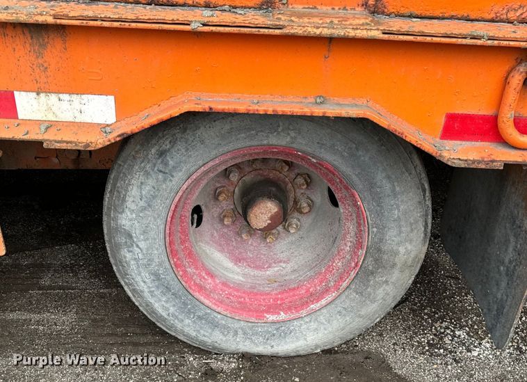 image for item DV5812 2011 Belshe  DT255 grout trailer 