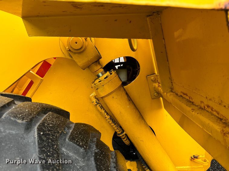 image for item DV5839 1987 Trojan  1900Z wheel loader