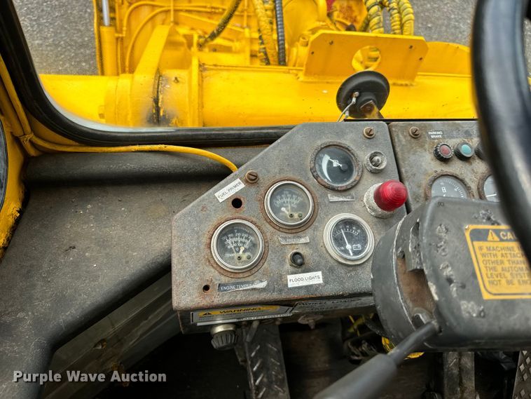 image for item DV5839 1987 Trojan  1900Z wheel loader