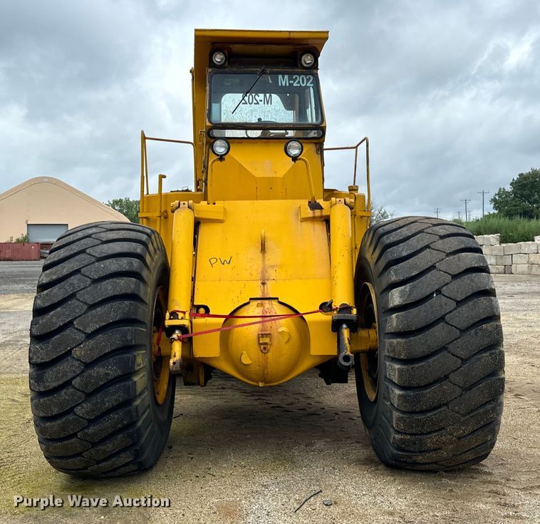 image for item DV5840 1974 Michigan  280 dozer
