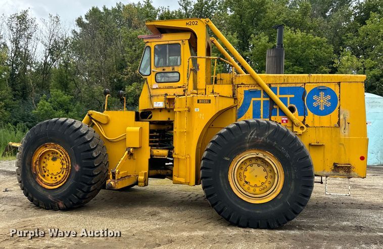 image for item DV5840 1974 Michigan  280 dozer