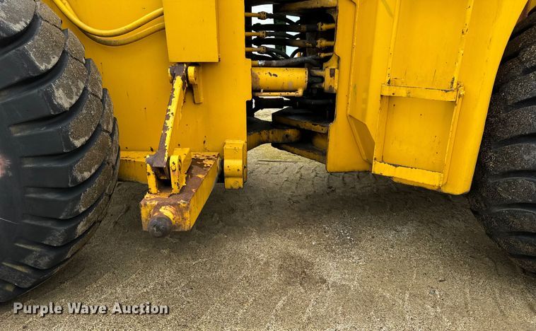 image for item DV5840 1974 Michigan  280 dozer