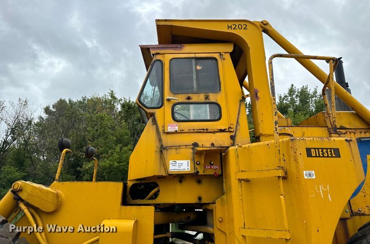 image for item DV5840 1974 Michigan  280 dozer