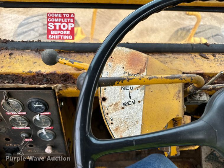 image for item DV5840 1974 Michigan  280 dozer