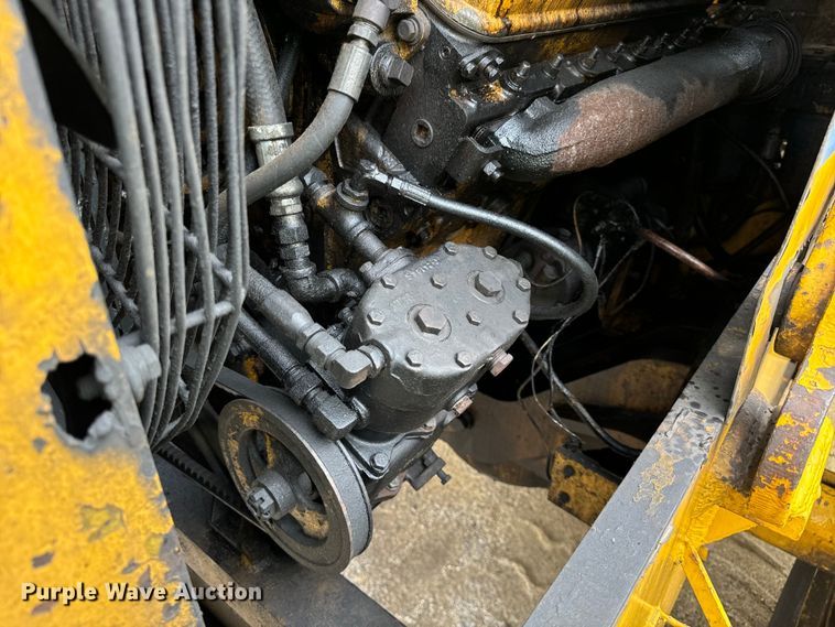 image for item DV5840 1974 Michigan  280 dozer