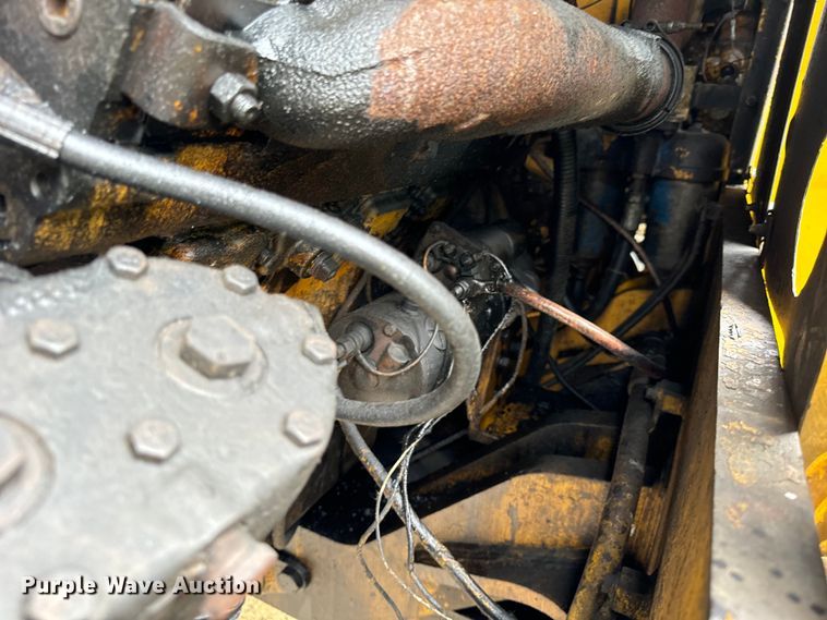 image for item DV5840 1974 Michigan  280 dozer