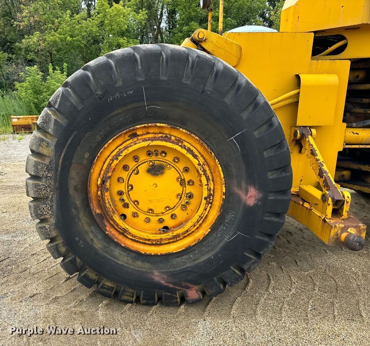 image for item DV5840 1974 Michigan  280 dozer