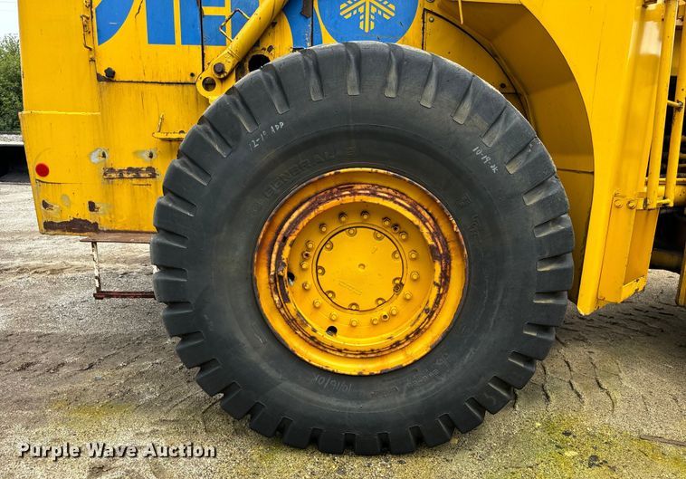 image for item DV5840 1974 Michigan  280 dozer