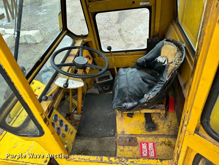 image for item DV5841 Michigan 280 dozer