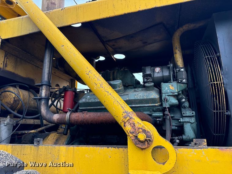 image for item DV5841 Michigan 280 dozer