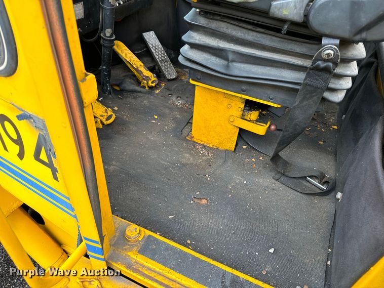 image for item DV5844 Trojan  1900Z wheel loader