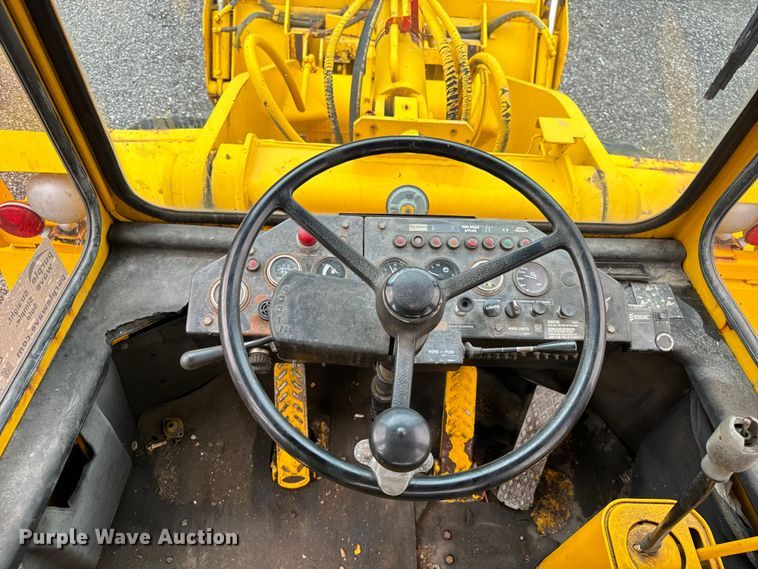 image for item DV5844 Trojan  1900Z wheel loader