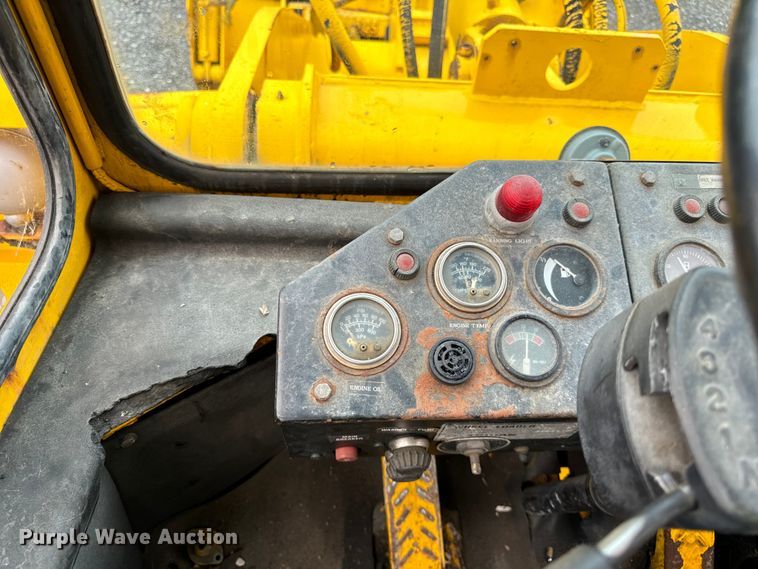 image for item DV5844 Trojan  1900Z wheel loader