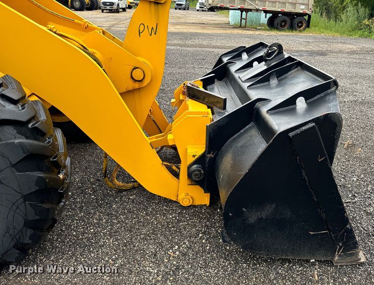 image for item DV5845 1990 Trojan  1900Z wheel loader