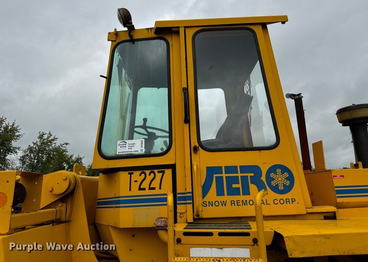image for item DV5845 1990 Trojan  1900Z wheel loader
