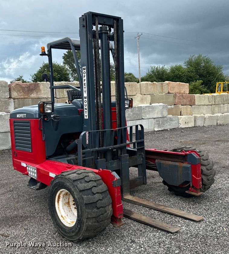 image for item DV5849 2012 Moffett M70 forklift