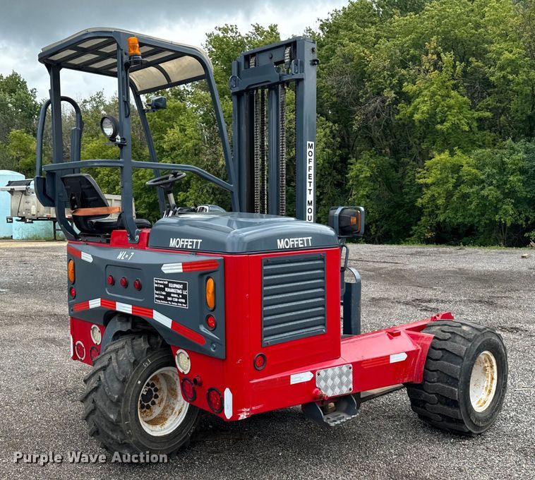 image for item DV5849 2012 Moffett M70 forklift