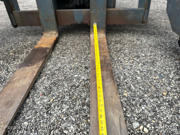 image for item DV5849 2012 Moffett M70 forklift