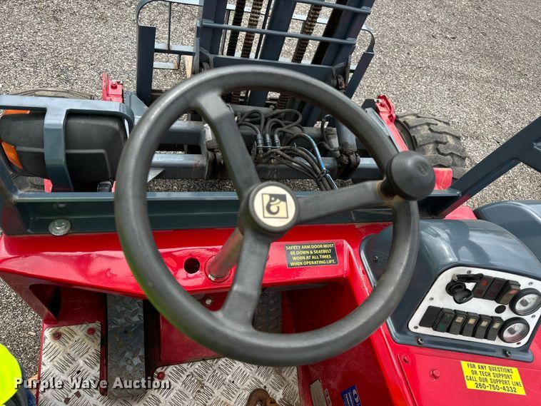 image for item DV5849 2012 Moffett M70 forklift