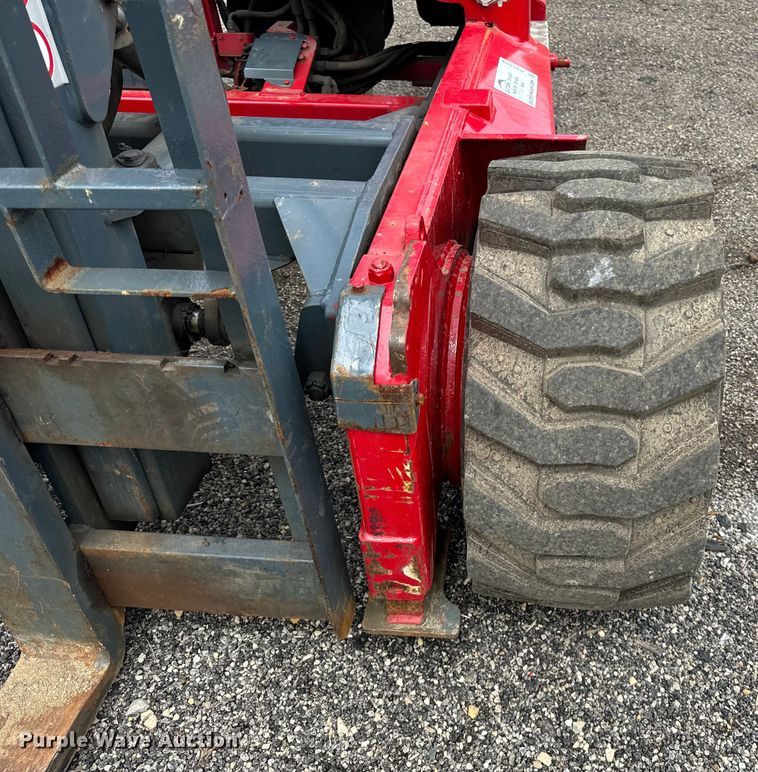 image for item DV5849 2012 Moffett M70 forklift