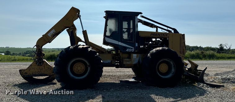 image for item DW2250 2005 Prentice 490 skidder