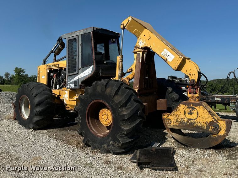 image for item DW2250 2005 Prentice 490 skidder