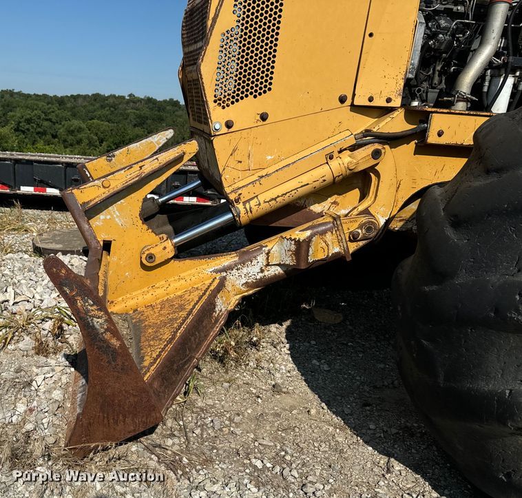 image for item DW2250 2005 Prentice 490 skidder