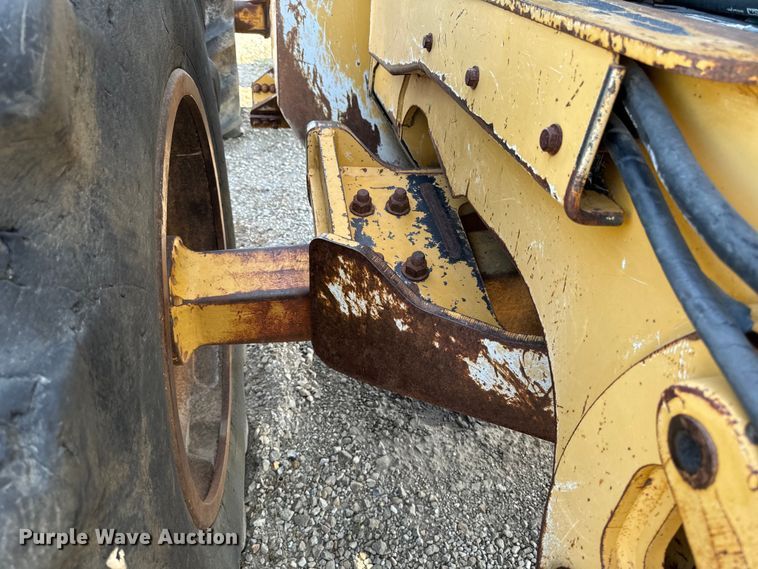 image for item DW2250 2005 Prentice 490 skidder