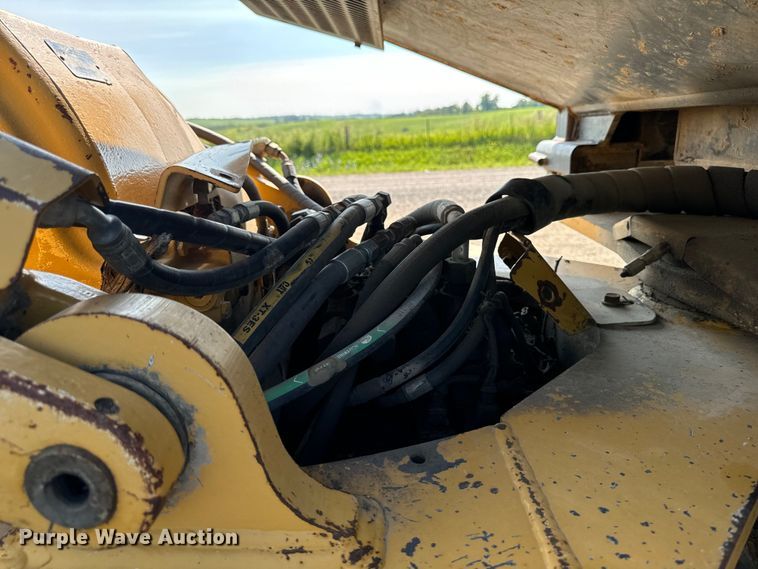 image for item DW2250 2005 Prentice 490 skidder