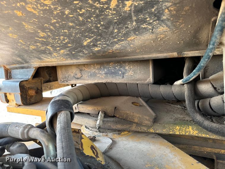 image for item DW2250 2005 Prentice 490 skidder