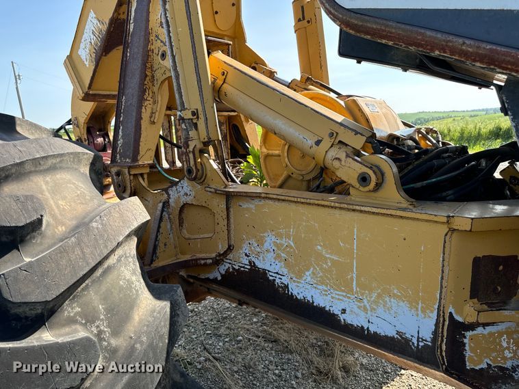 image for item DW2250 2005 Prentice 490 skidder