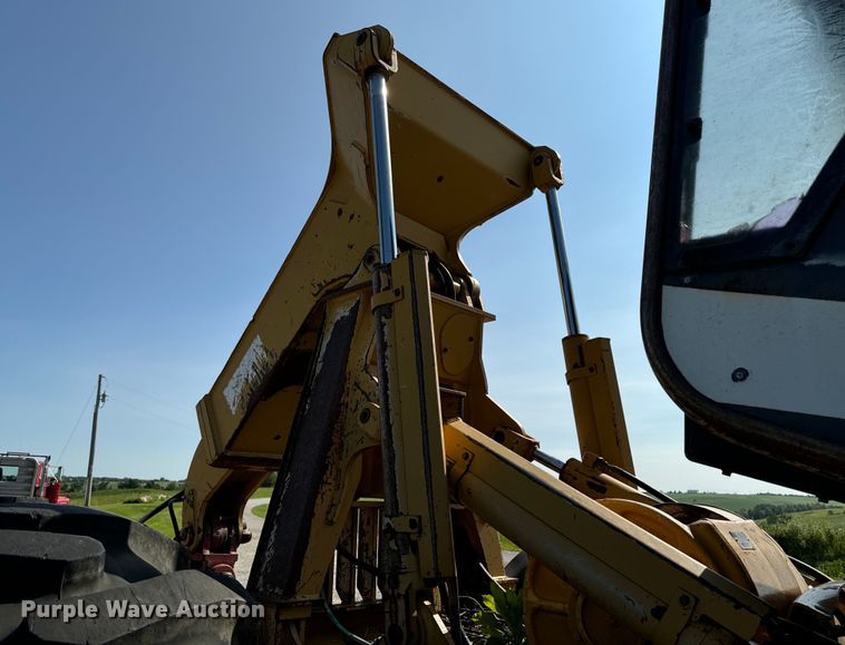 image for item DW2250 2005 Prentice 490 skidder