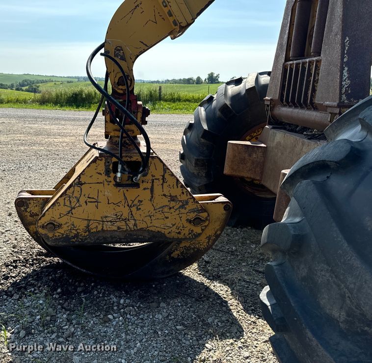 image for item DW2250 2005 Prentice 490 skidder