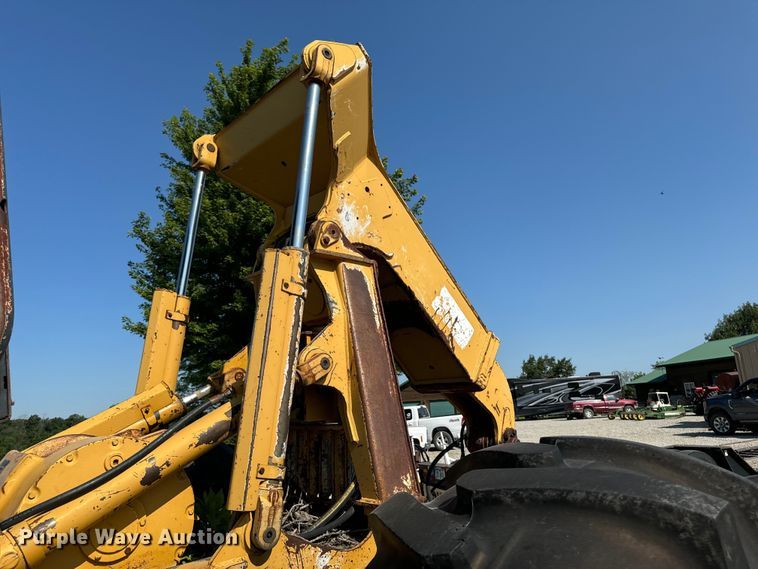 image for item DW2250 2005 Prentice 490 skidder