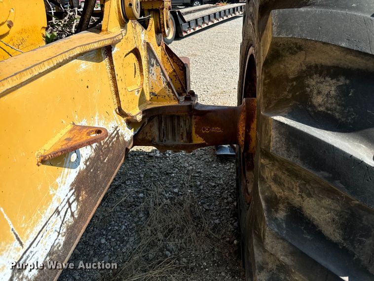 image for item DW2250 2005 Prentice 490 skidder