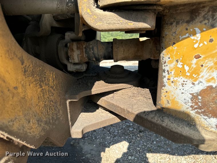 image for item DW2250 2005 Prentice 490 skidder