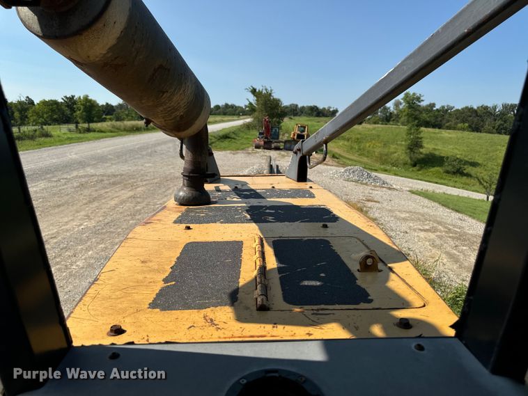 image for item DW2250 2005 Prentice 490 skidder