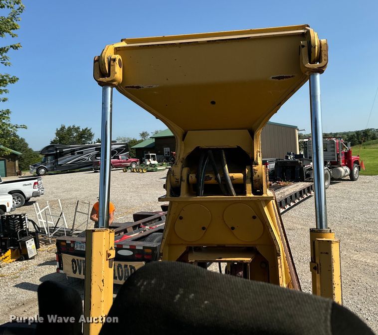 image for item DW2250 2005 Prentice 490 skidder