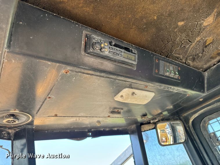 image for item DW2250 2005 Prentice 490 skidder