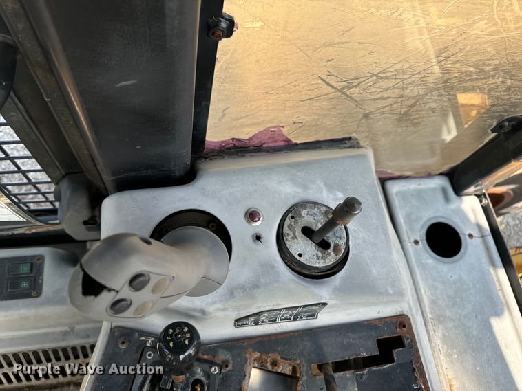 image for item DW2250 2005 Prentice 490 skidder